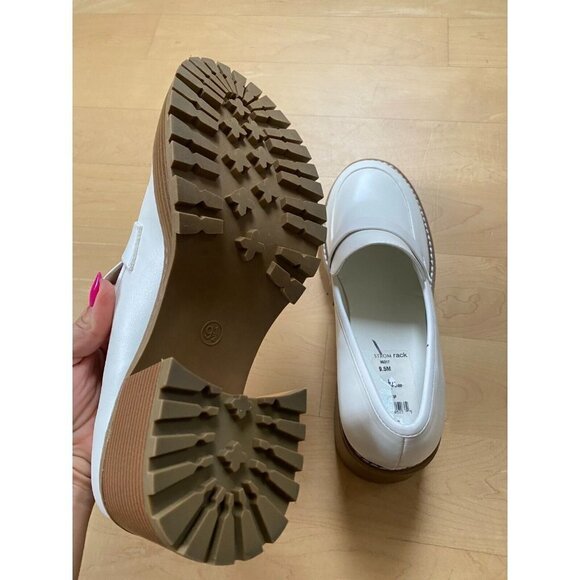 MIA Women Sz 9.5 "Dalilah" Platform Lug Sole Loafer White - Flaw markings - Picture 5 of 9